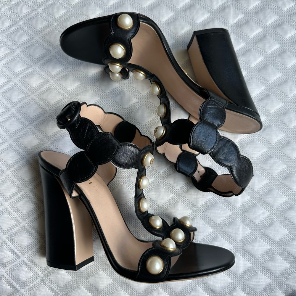GUCCI women’s Nappa Willow Pearl T-Strap Sandals 37 Black - Picture 5 of 11